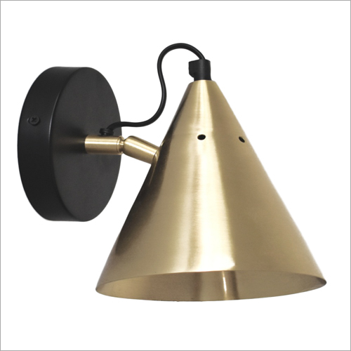 पीतल की दीवार का दीपक