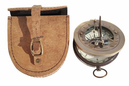 संडायल कंपास के साथ असली चमड़े का केस