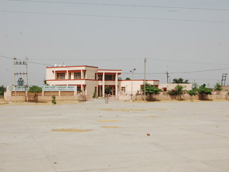 सार्वजनिक भवन निर्माण