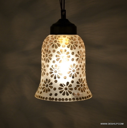 व्हाइट कलर ग्लास प्रिंटेड वॉल हैंगिंग