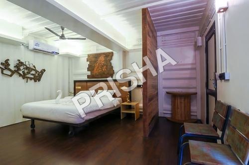 Luxury Container Room