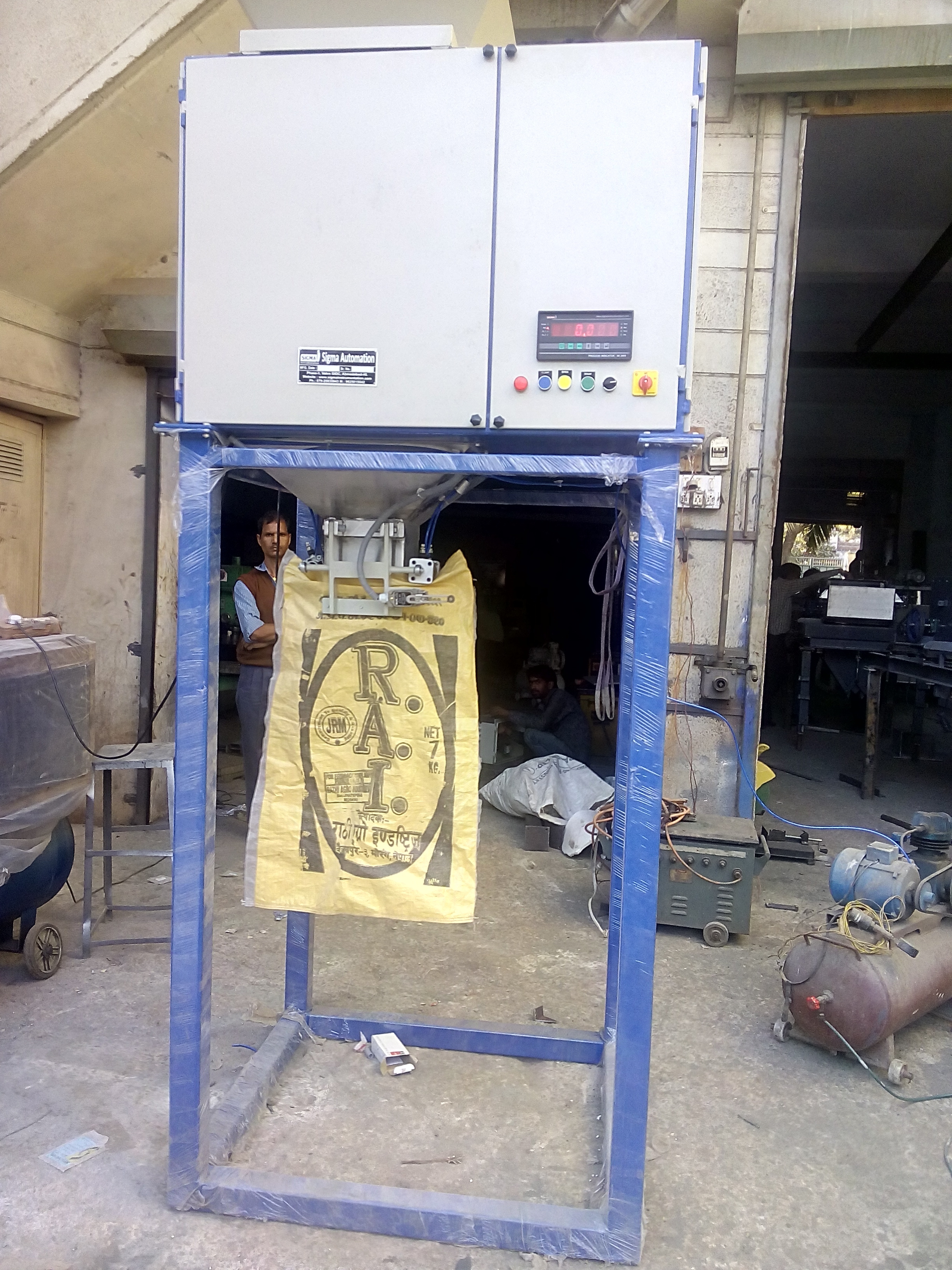 Npk Fertilizer Packing Machine - Automatic Grade: Semi-automatic