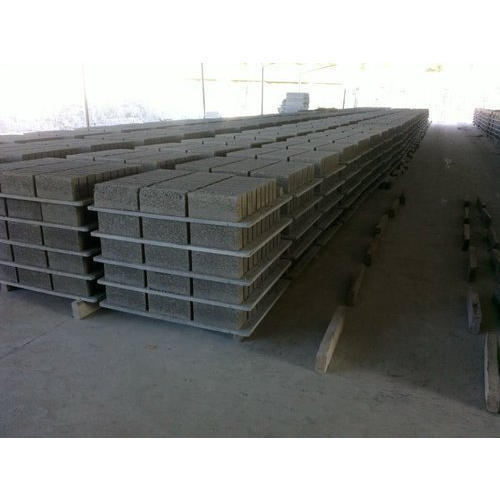 Plastic Fly Ash Bricks Pallet - Plastic Material, Compressive Strength 20.37 N/mmâ², Water Absorption 0.20% | Acid-resistant, Fire-retardant, High Strength, Non-polluting, Sound Insulation