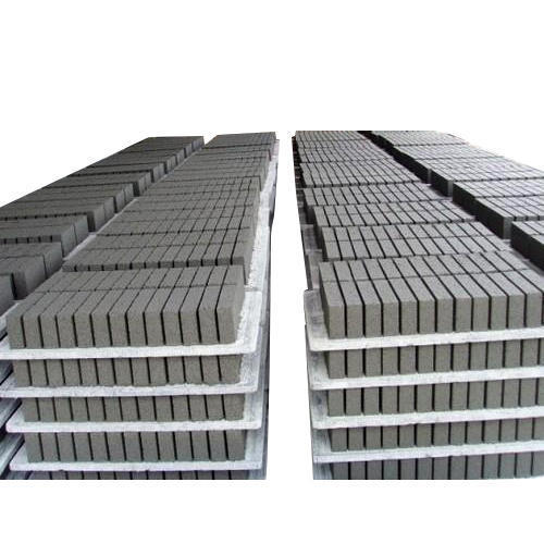 Plastic Fly Ash Bricks Pallet - Plastic Material, Compressive Strength 20.37 N/mmâ², Water Absorption 0.20% | Acid-resistant, Fire-retardant, High Strength, Non-polluting, Sound Insulation