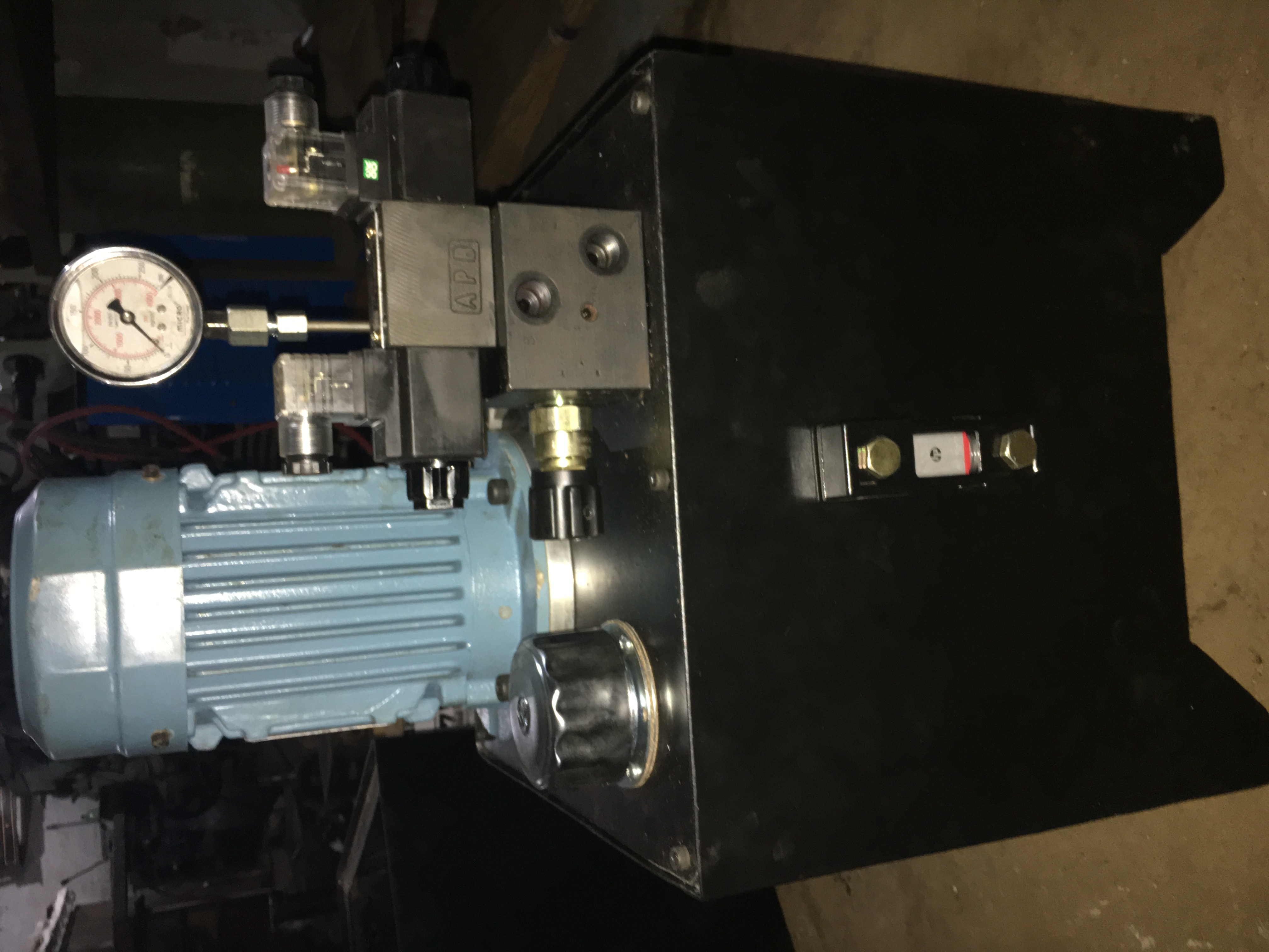 Hydraulic Cylinder - Durable Alloy Steel, High Pressure Capacity, Compact Design, Efficient Performance