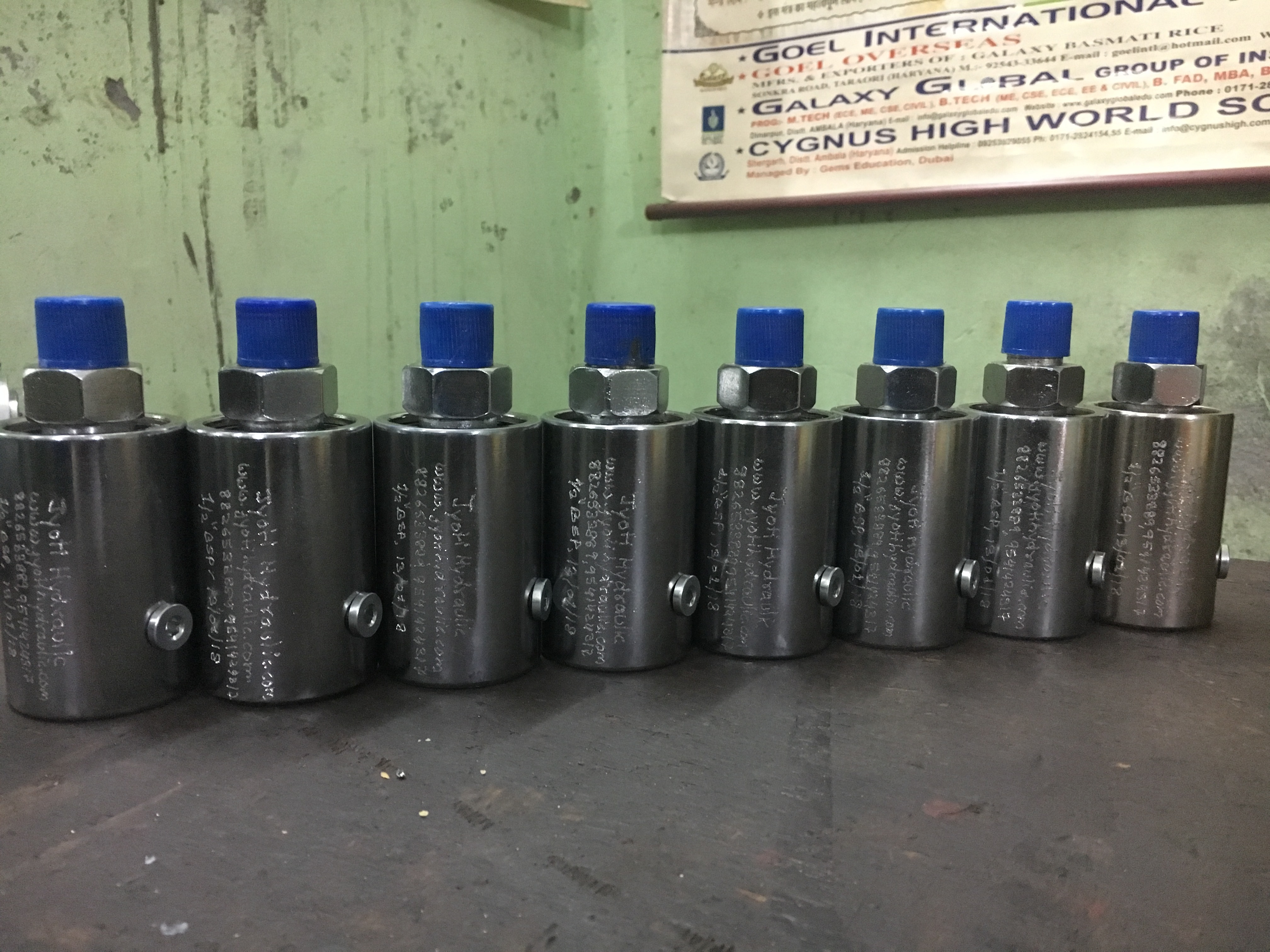 Hydraulic Cylinder - Durable Alloy Steel, High Pressure Capacity, Compact Design, Efficient Performance