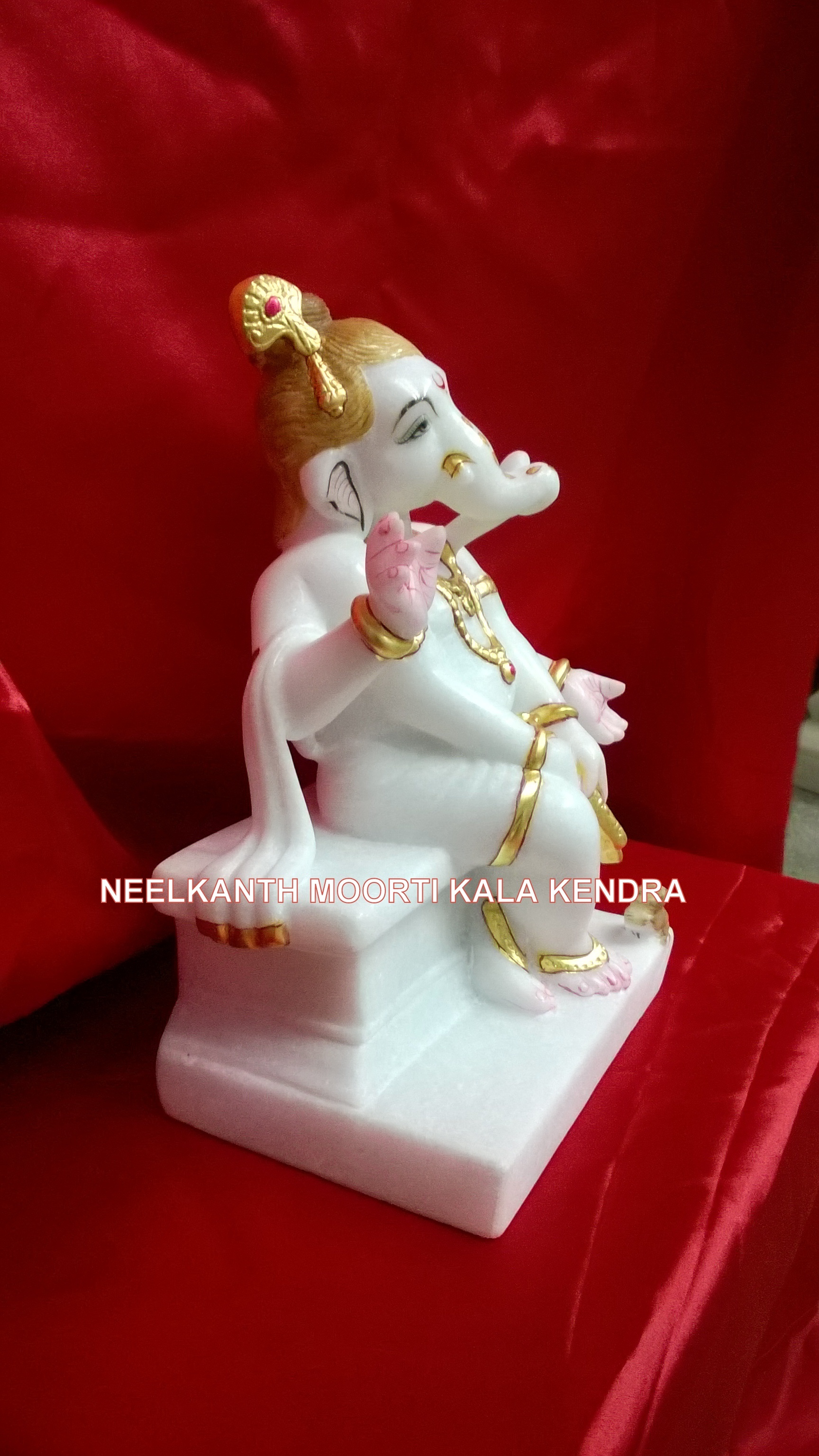 Marble Bal Ganesh Statue - Finishing: Polishing