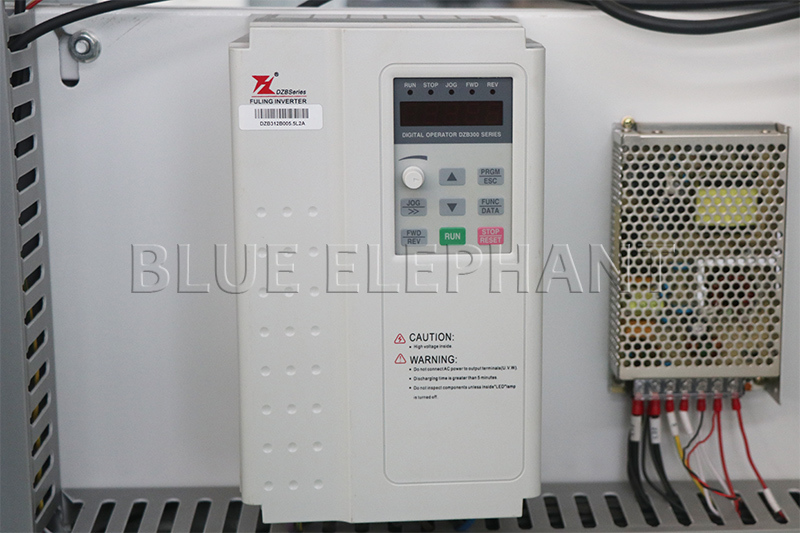 Vacuum Cleaning System Blue Elephant 1325 Cnc Router 4 Axis Machine With Water Cooling Used For Furniture Manufacturing