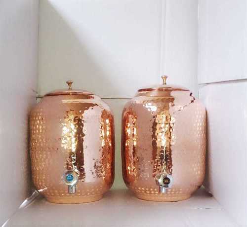 तांबे के हथौड़ा बने पानी के बर्तन