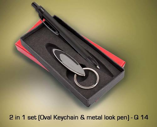 Plastic 2 In 1 Set (Oval Keychain And Metal Look Pen)