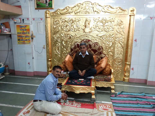 Gold Gadi Sinhasan