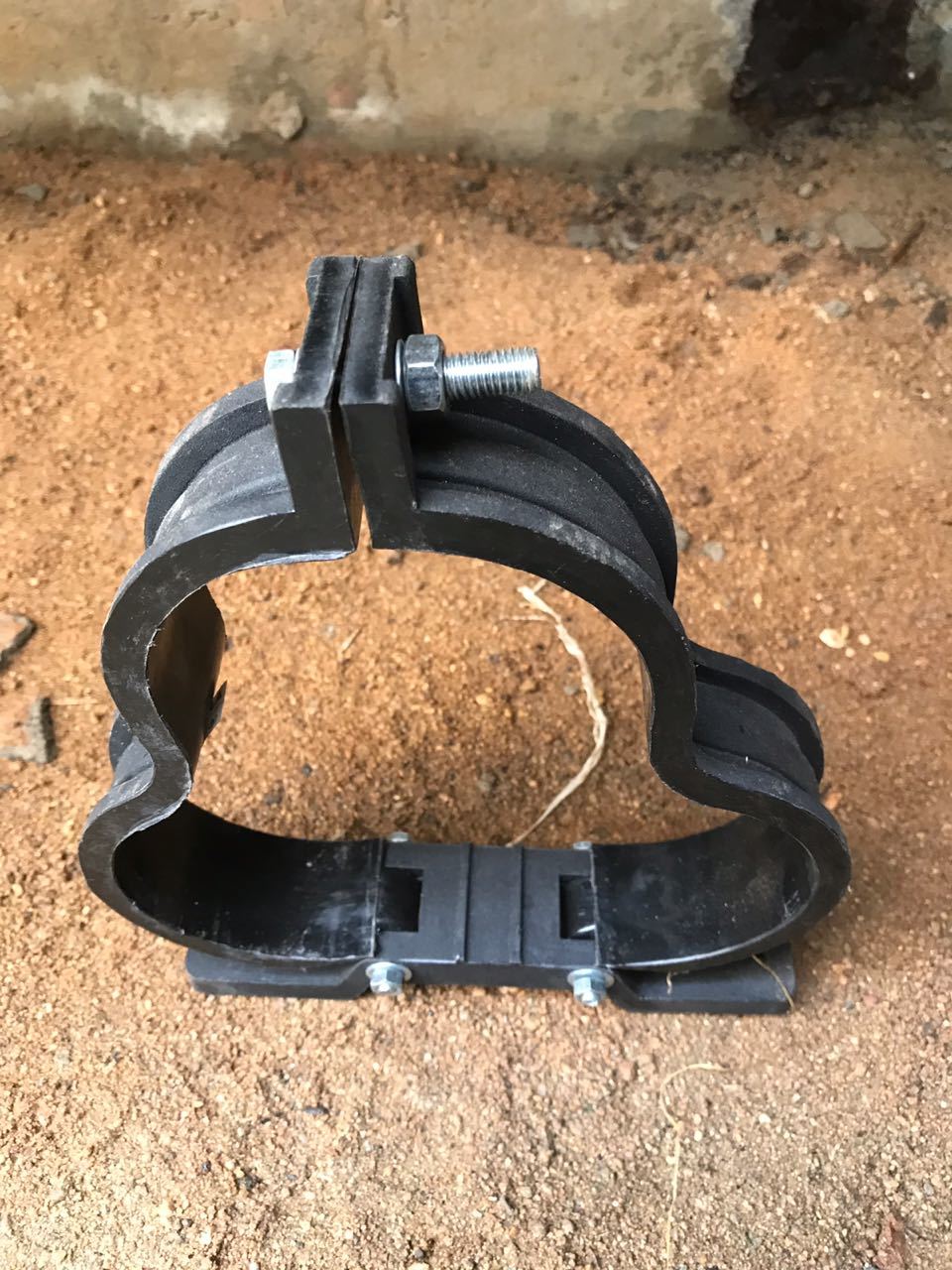 Aluminum Strip Trefoil Clamp - Molded Frp, Nylon & Pvc Materials | High Voltage Cable Protection, Maintains Magnetic Symmetry