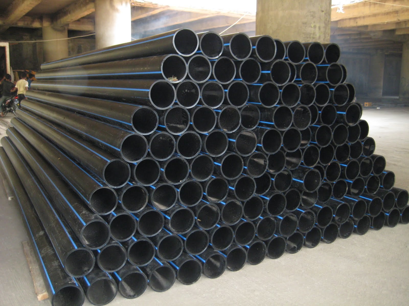 Hdpe Pipe Straight Lengths - Hdpe Material, Size Range 50 Mm Od To 710 Mm Od, Color Black With Blue Strips, Round Shape