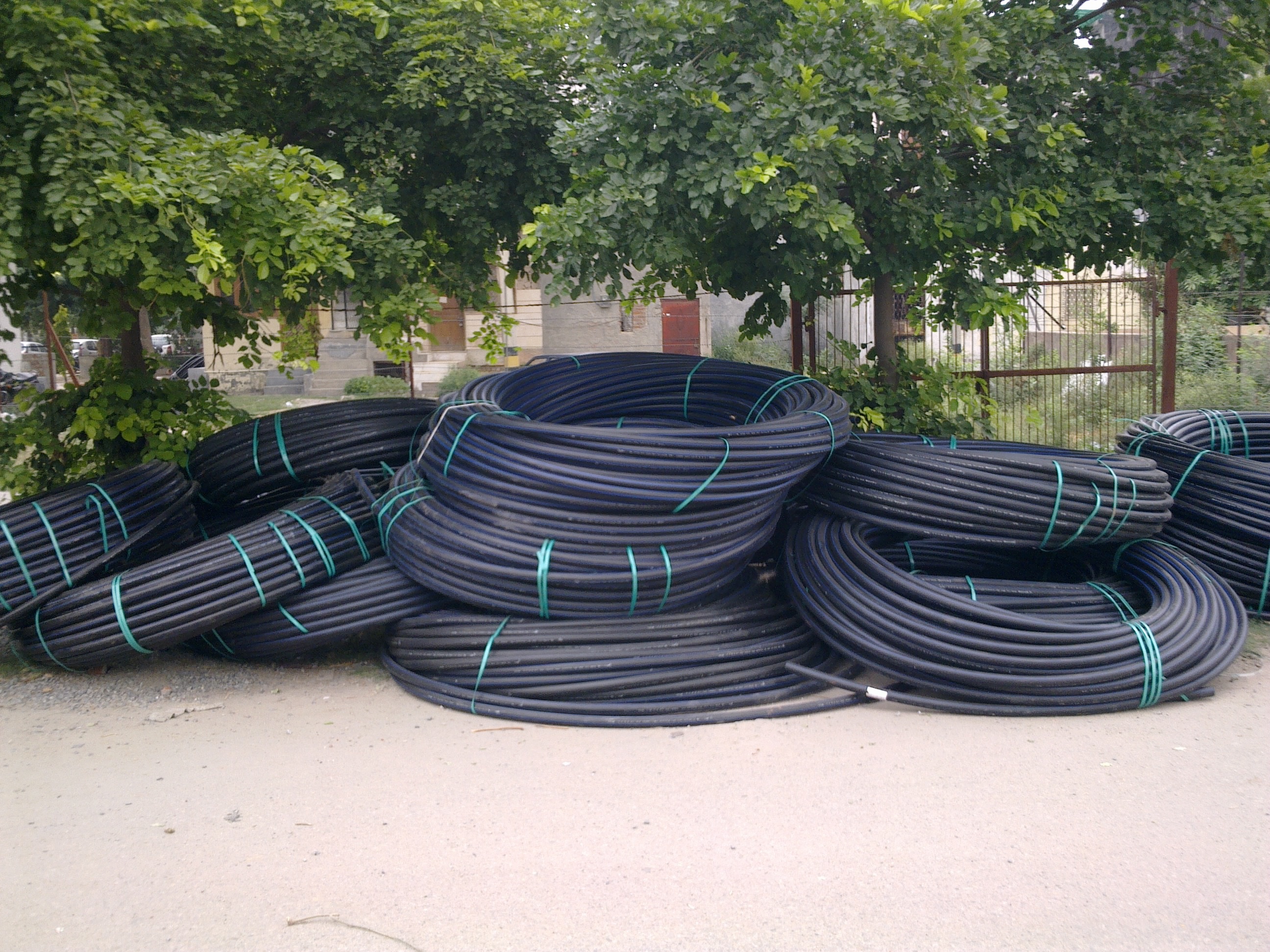 Hdpe Pipes For Geo-thermal Application - Hdpe Material, 32 Mm Od, Black Color | Socket Fusion Connection, Round Shape, Estimated 50 Years Longevity