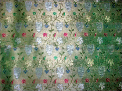 Floral Brocades - Silk Blend 44 Inches Green, Elegant Design, Intricate Weaving, Vibrant Floral Patterns
