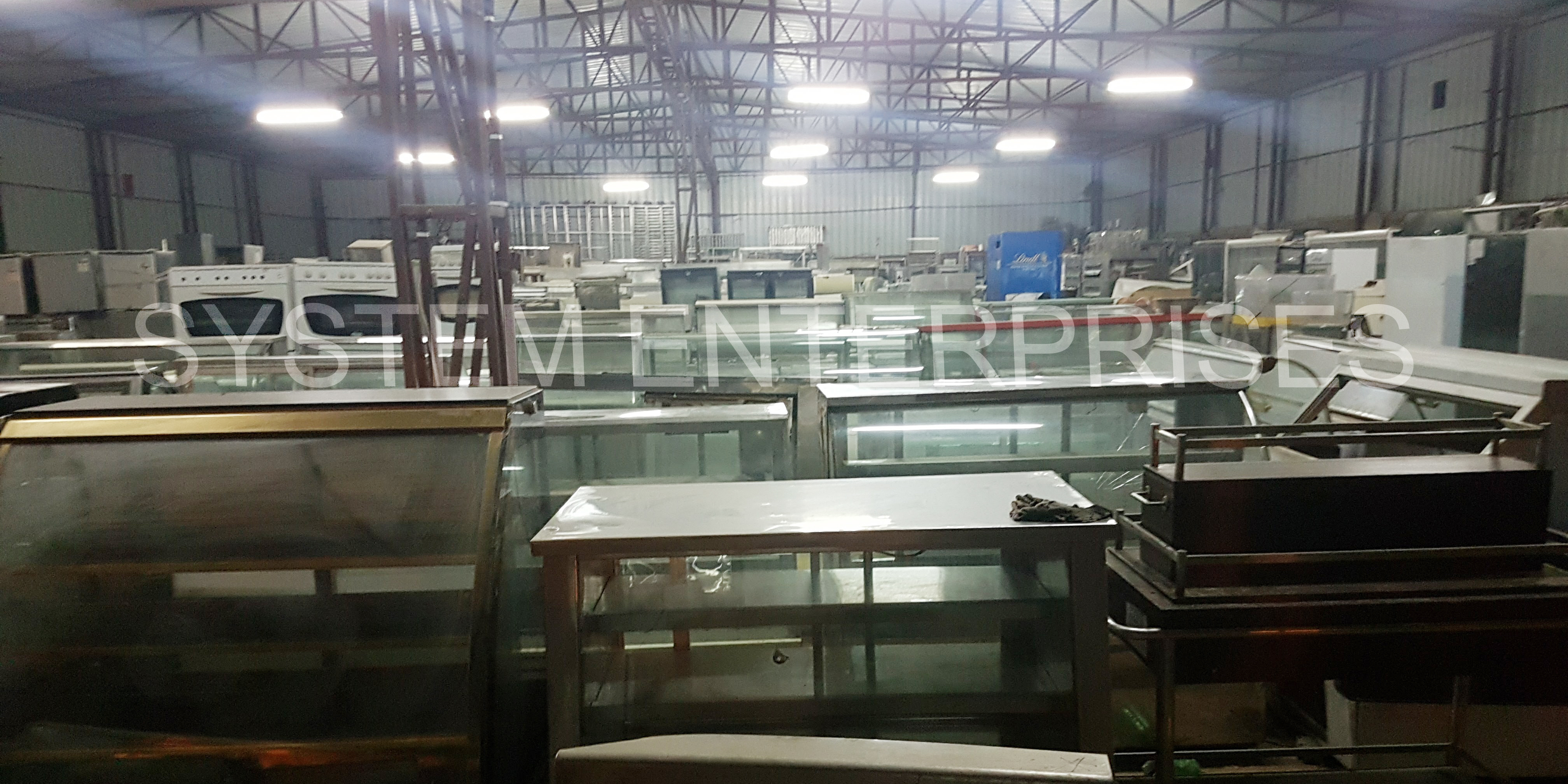 Sink With Table - Material: Stainless Steel