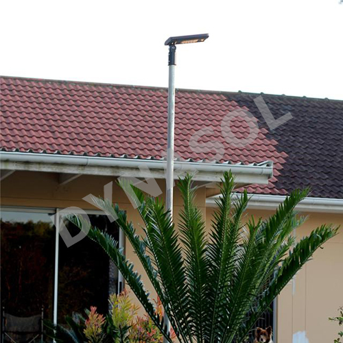 700 Lumens Fully Automatic All-in-one Led Solar Street Light