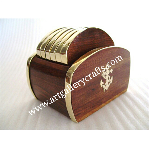 लकड़ी का कोस्टर सेट