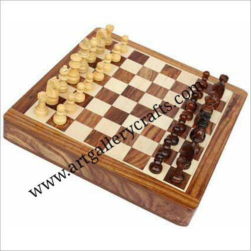 लकड़ी का शतरंज बोर्ड
