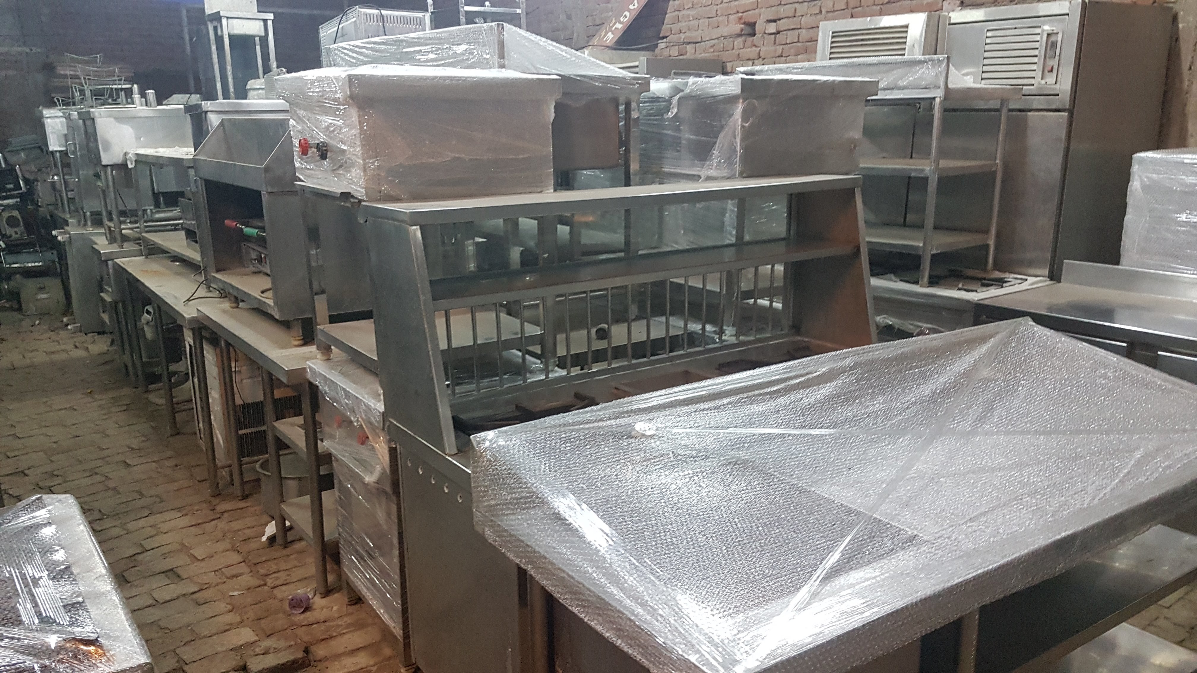 Stainless Steel Working Table Size: Any