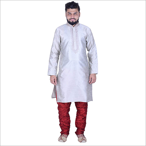 चांदी का कुर्ता पायजामा