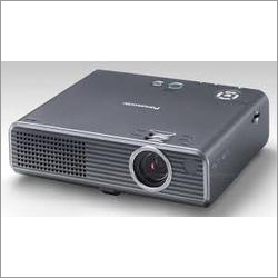 एलसीडी प्रोजेक्टर