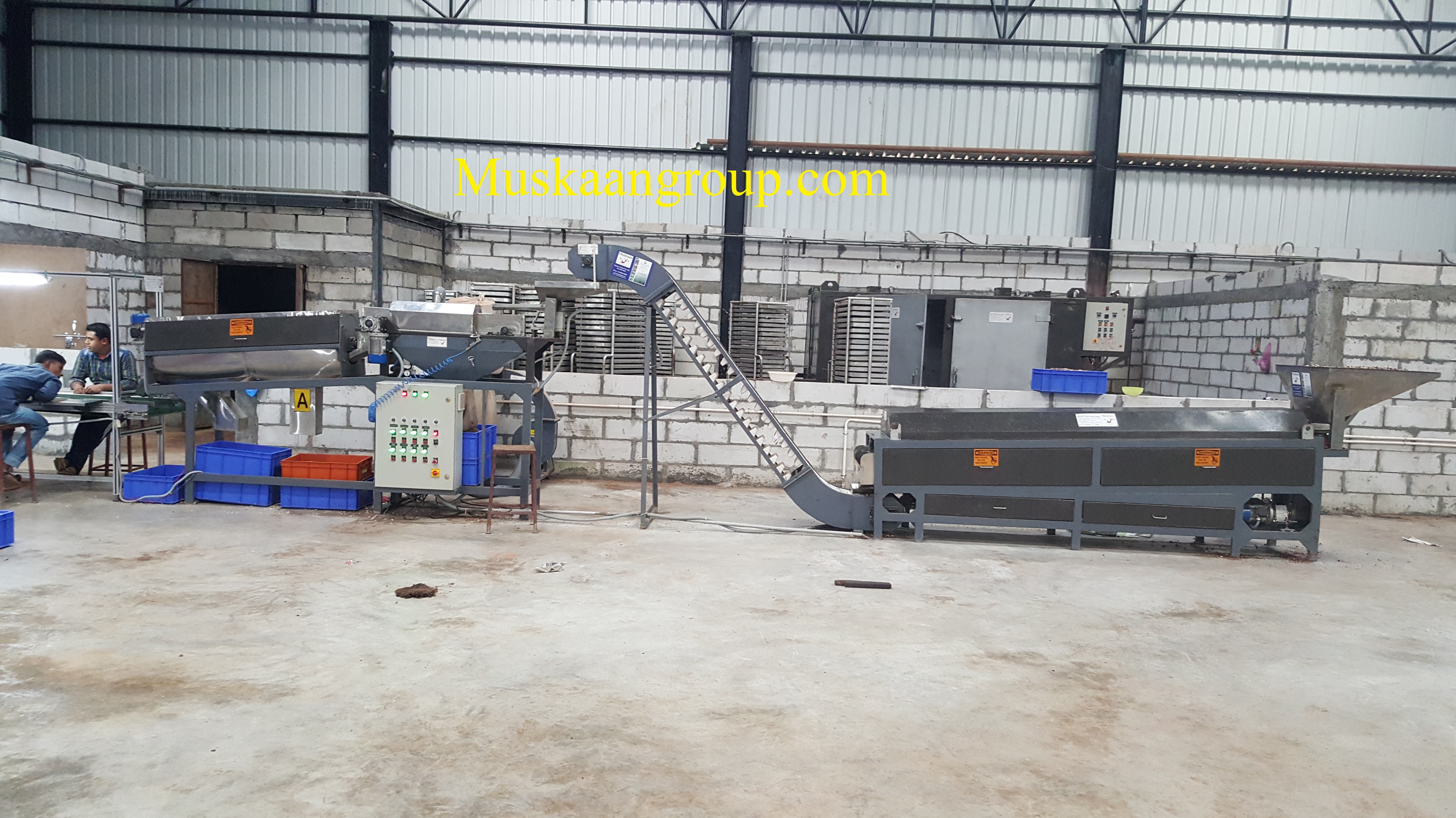 Cashew Peeling Machine - Metal, 380-415 Volt Power | 1 Year Warranty, 80-90% Capacity, Belt Drive, Blue
