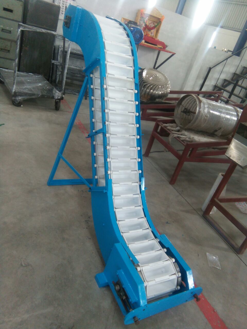 Material Handling Equipment Capacity: 40 Ton/day