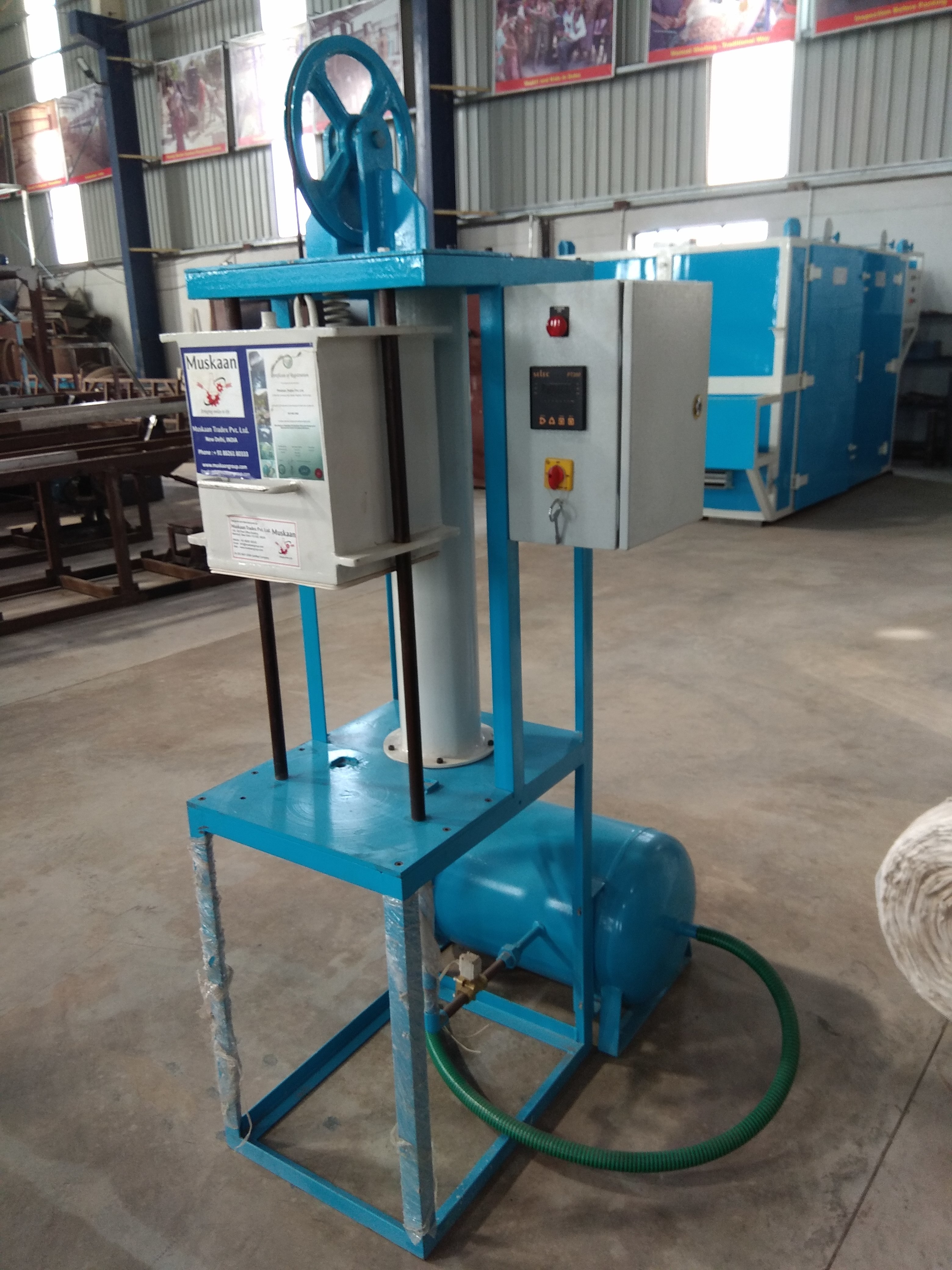 Tin Packing Machine - Metal, 10 Kg Capacity, Blue | Fully Automatic, Time-based Process, Co2 & N2 Flushing System