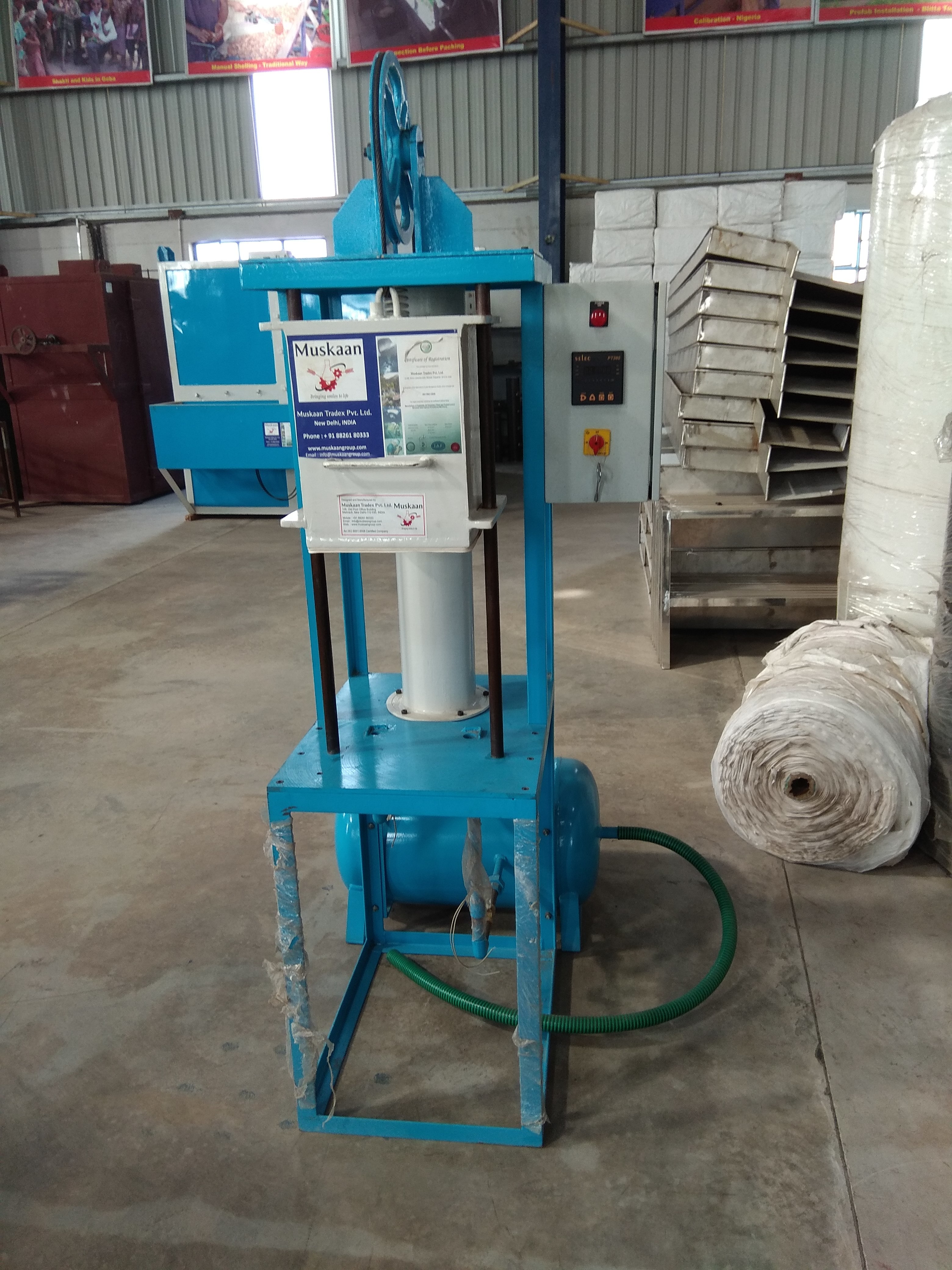 Tin Packing Machine - Metal, 10 Kg Capacity, Blue | Fully Automatic, Time-based Process, Co2 & N2 Flushing System