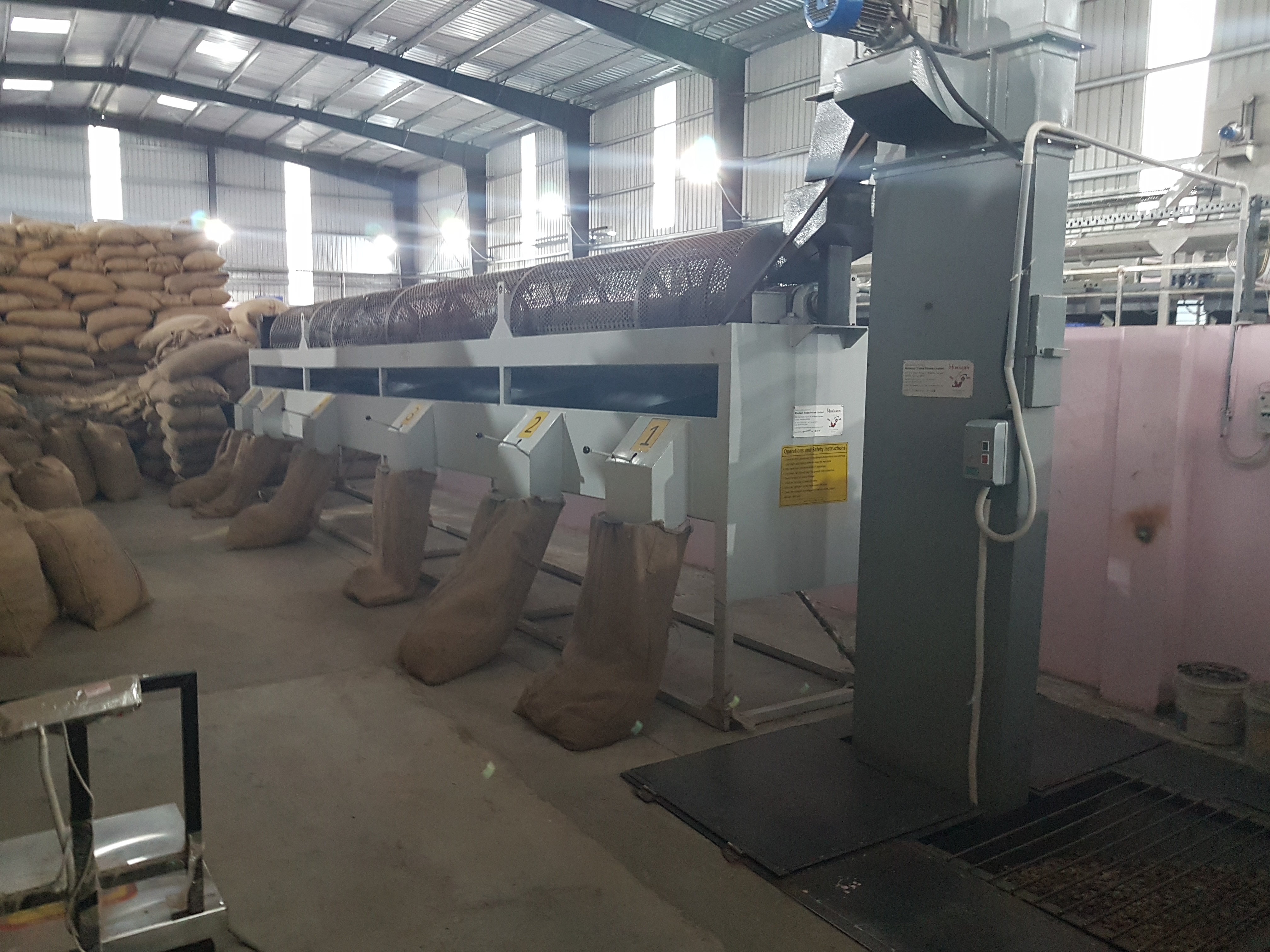 Raw Cashew Nut Grading Machine - Electric Start, Metal Construction | High Efficiency, Precise Design, Durable Quality, Fine Finishing