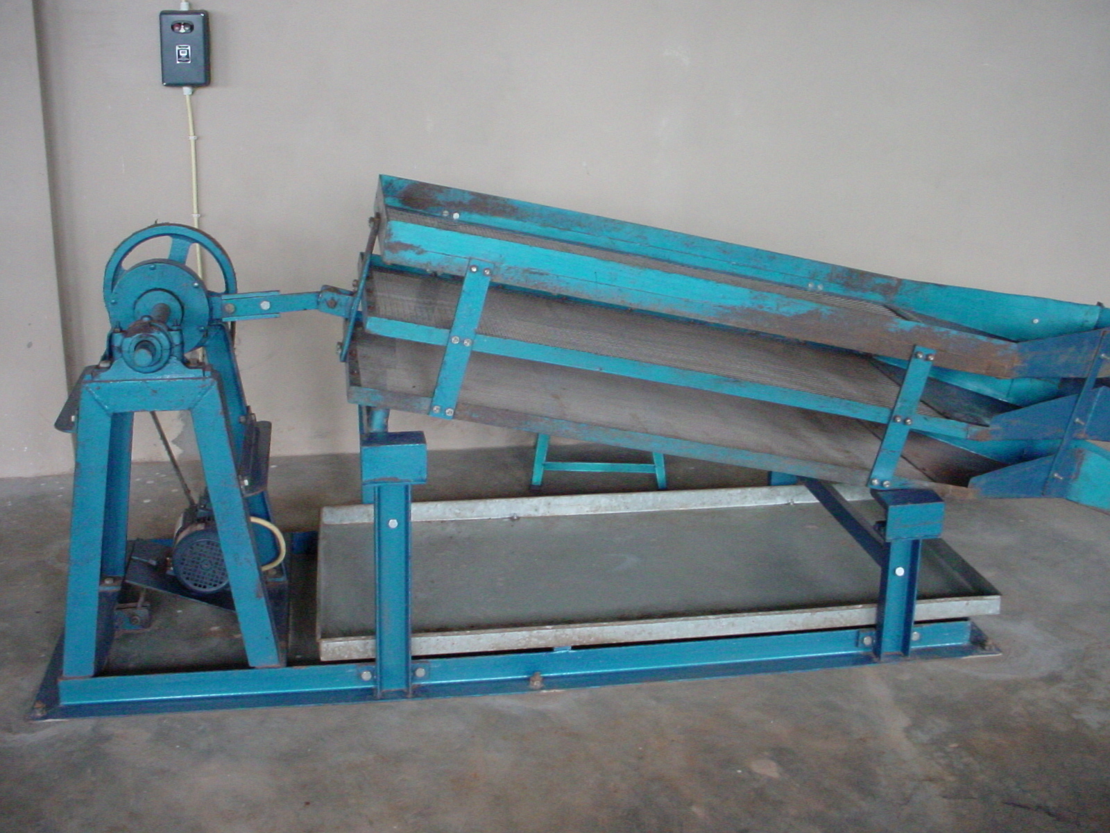 Cashew Piece Grading Machine Capacity: 4000 Kg/day