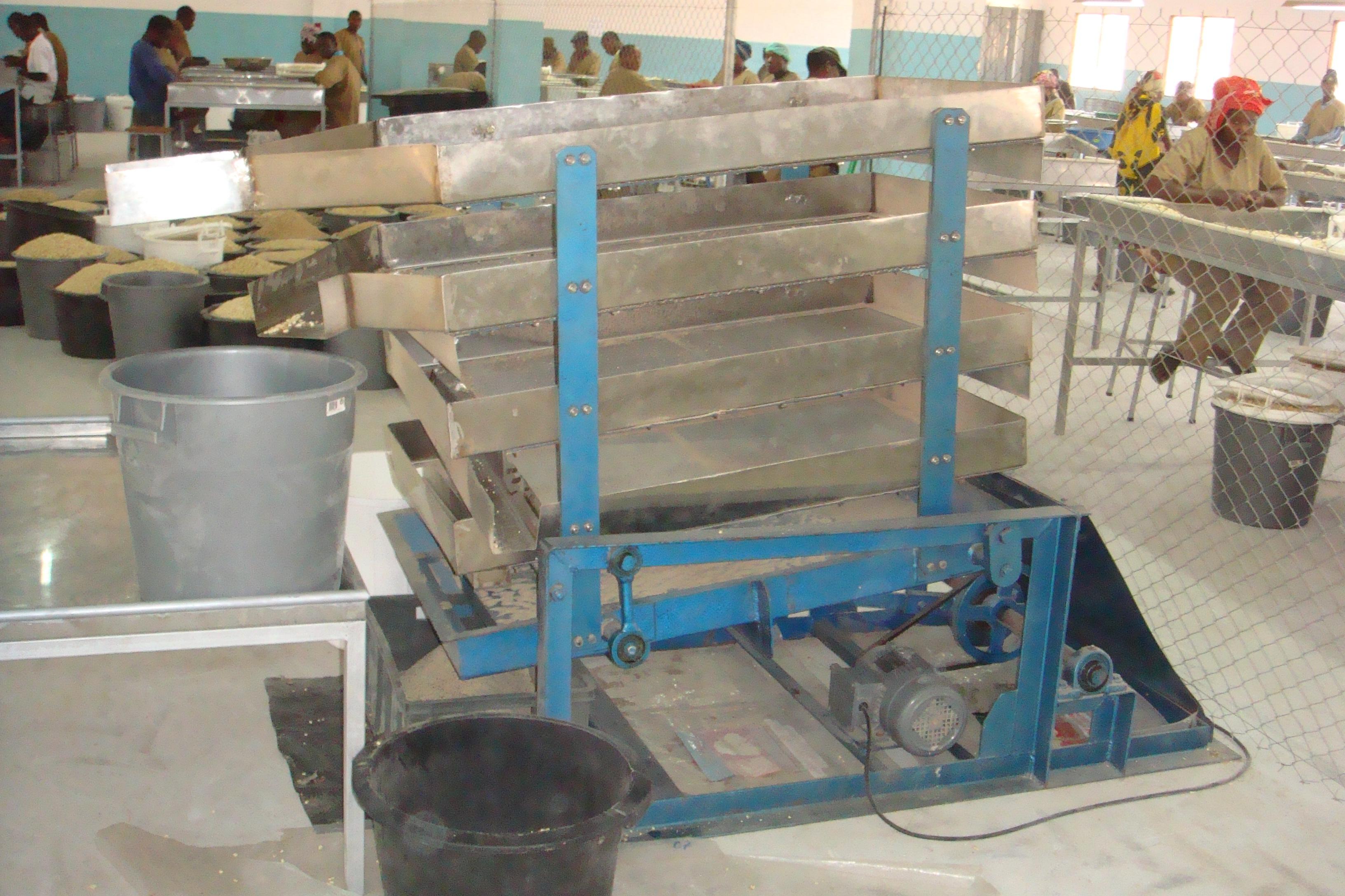Cashew Piece Grading Machine Capacity: 4000 Kg/day