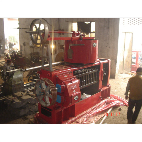 Automatic Oil Expeller With Round Steam Kettle