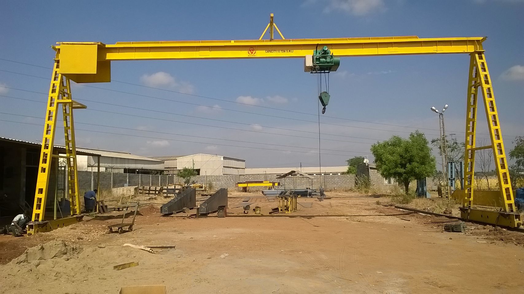 Gantry Cranes - Steel, 8000-20000mm Span, 1.0-15.0mt Capacity | Yellow Finish, Easy Installation, Cost-effective Adaptability
