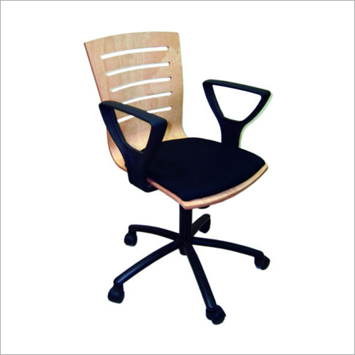 लकड़ी के कार्यालय की कुर्सी