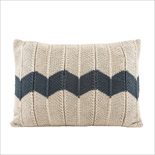 क्रीम बुना हुआ तकिया