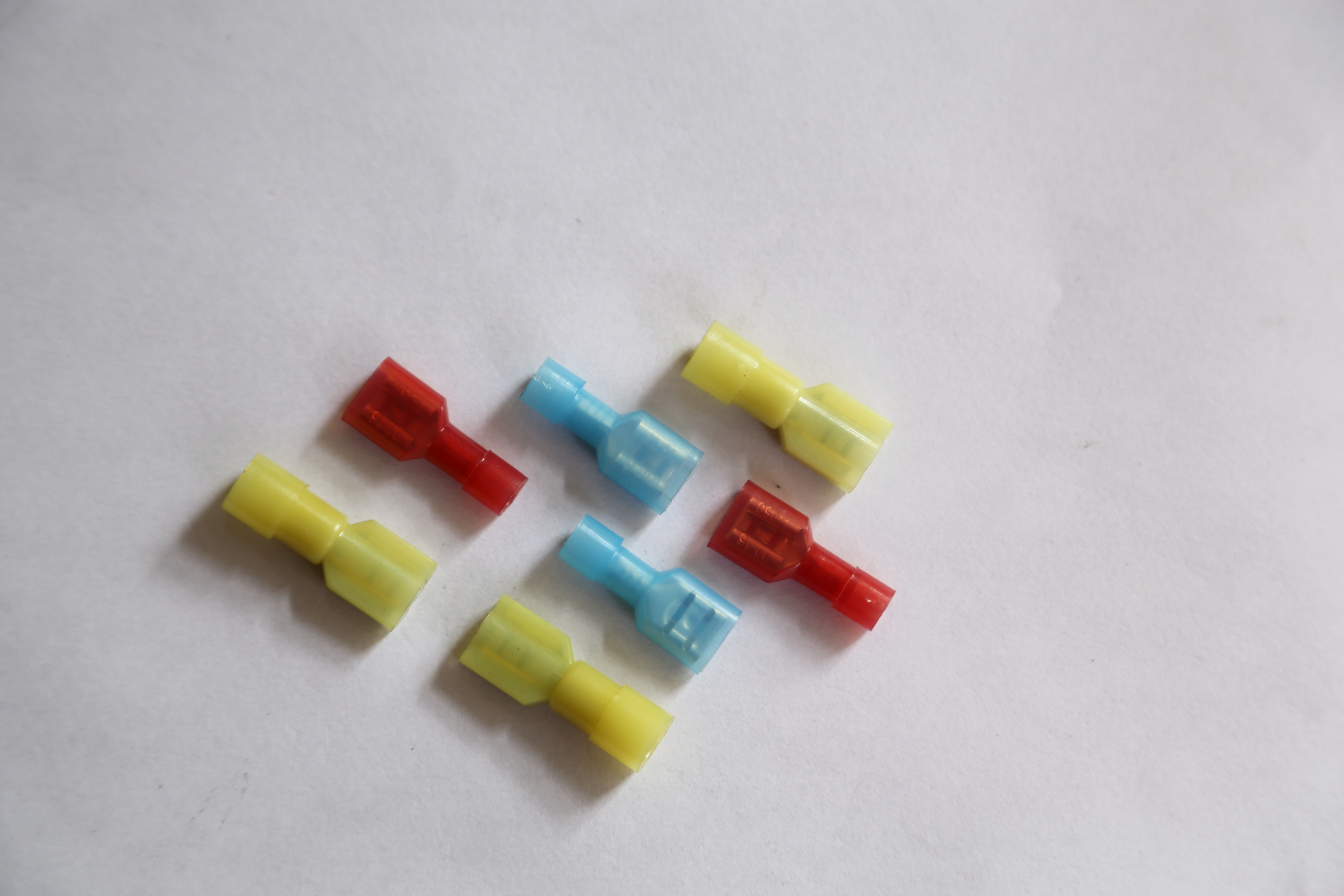 Fully Insulated Female Terminals Application: Wire Connecting