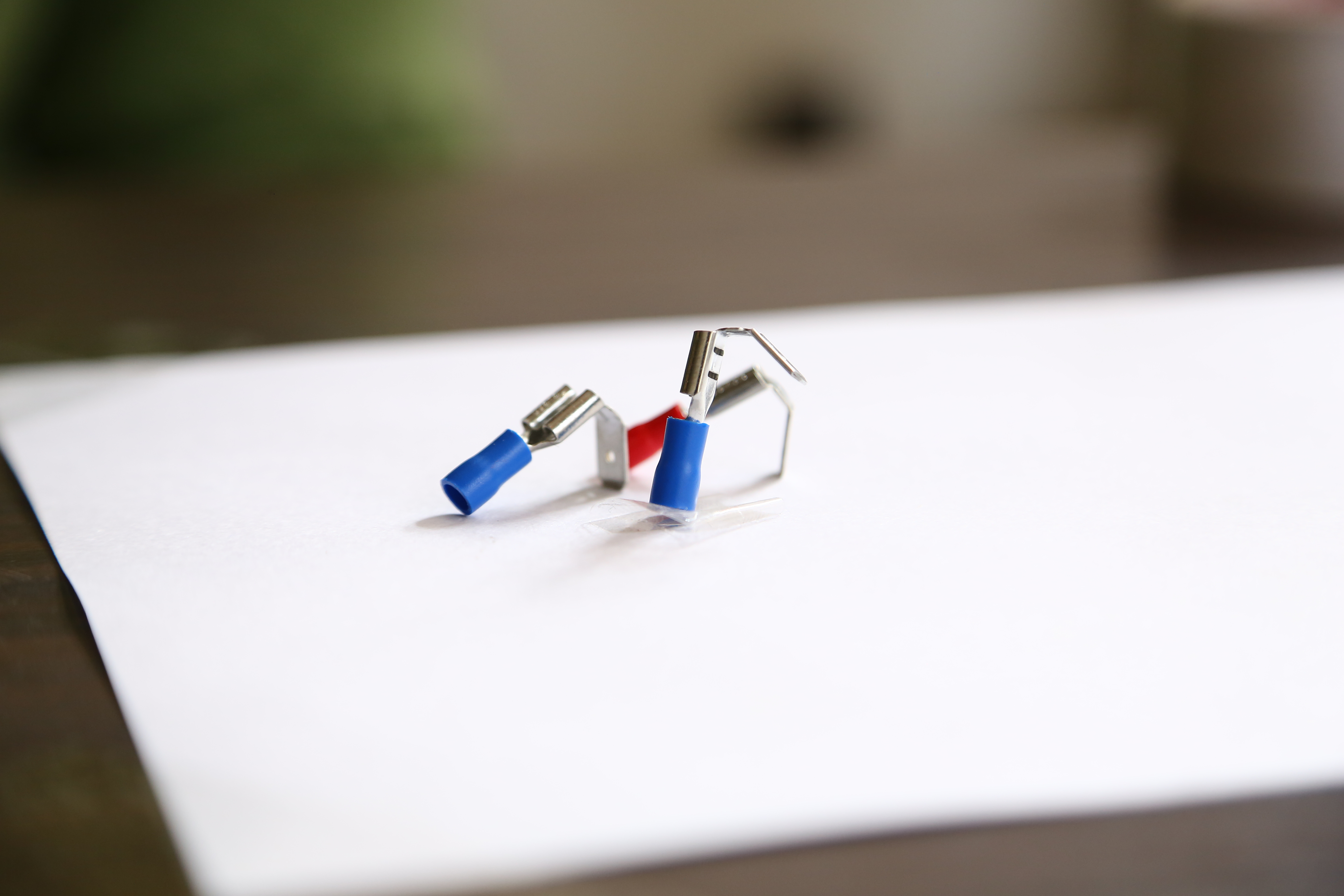 Insulated Piggy Bank Terminals - 99.9% Pure Brass, Tin Plated, Vinyl Insulated | Blue And Red Color, 12 Months Warranty, 750 Drams Weight