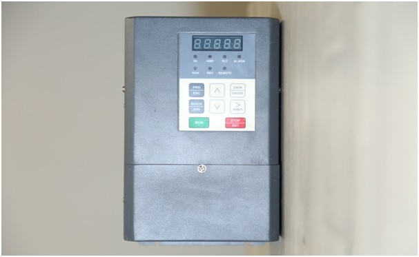 Ac Drive - 1hp-675hp, 220v | Compact Pwm Design, Multi-function Io/op, Digital Operator Interface, Optional Rs485/232 Modbus Rtu, Pre-maintenance Function