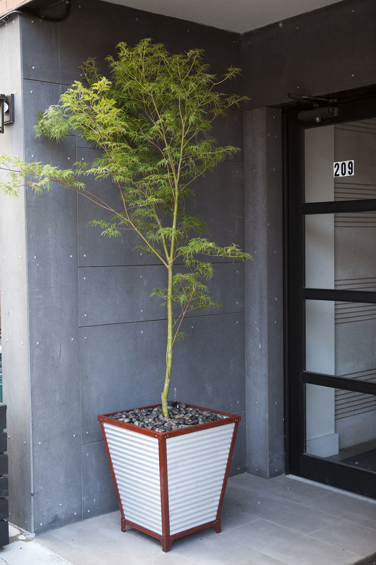 Silver Beautiful Galvanized Metal Planter