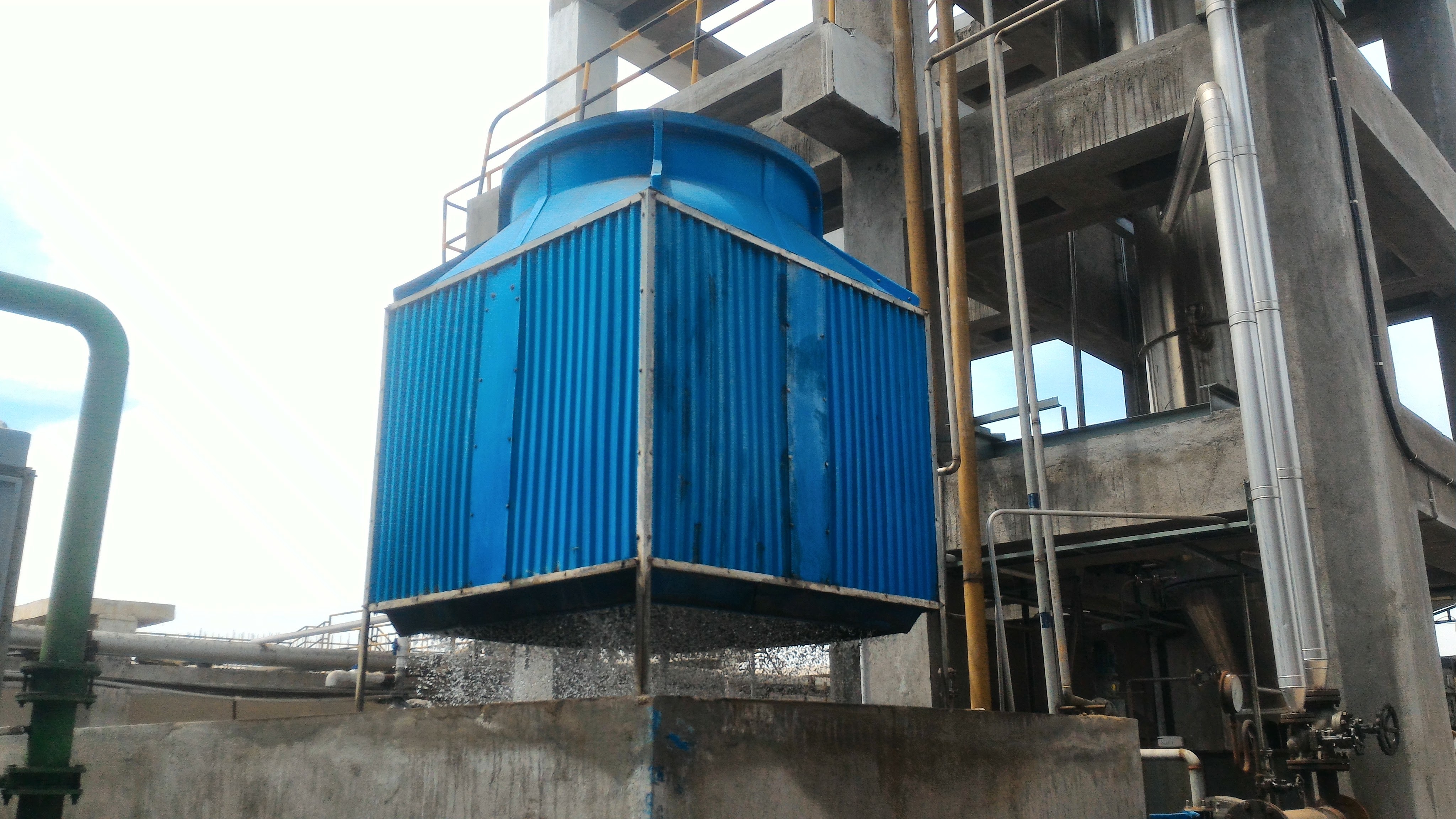 Square Cooling Tower - Frp Material, Various Sizes Available, Blue Color, 220-440 Volt | Low Maintenance, Easy To Clean, Effective Functionality