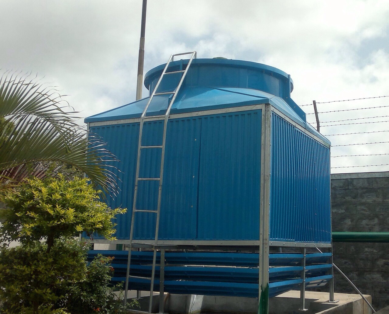 Square Cooling Tower - Frp Material, Various Sizes Available, Blue Color, 220-440 Volt | Low Maintenance, Easy To Clean, Effective Functionality