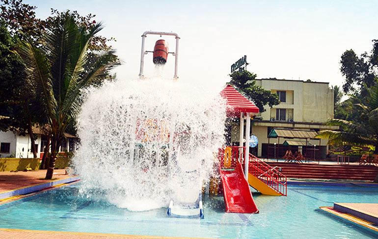 3 Platform Water Play System - Metal, 16m X 8m Area, 3 Slides At 2.6m Elevation | Suitable For Ages 3 To 14, 8 Total Features Including Jet, Minimum Water Flow 3000 Lpm