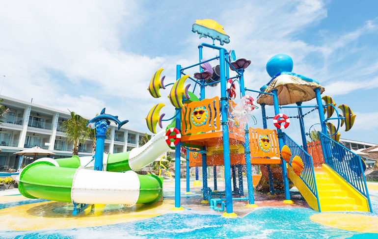 Metal 4 Platform Water Play System
