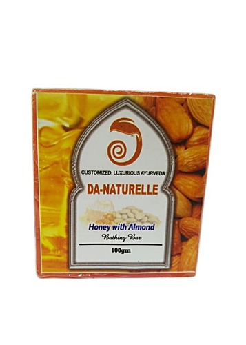 हेनिक बादाम स्नान बार