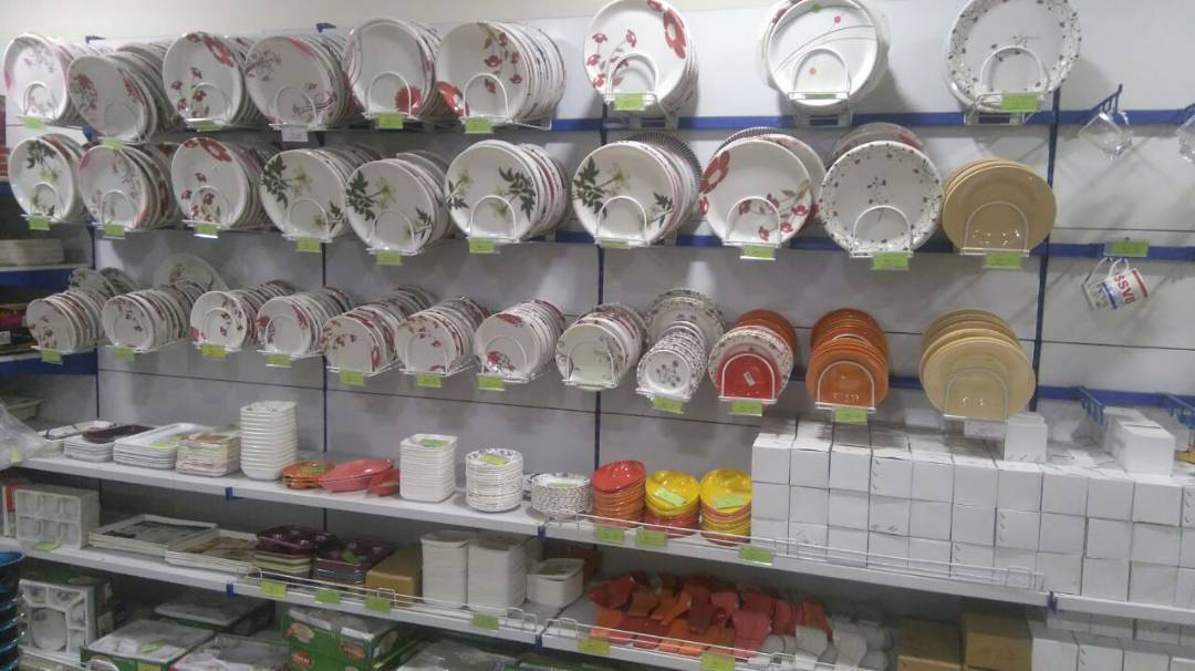 L Shaped Racks Capacity: 70 To 90