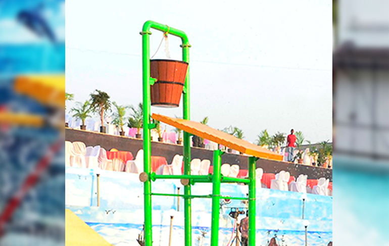 Outdoor Tilting Bucket