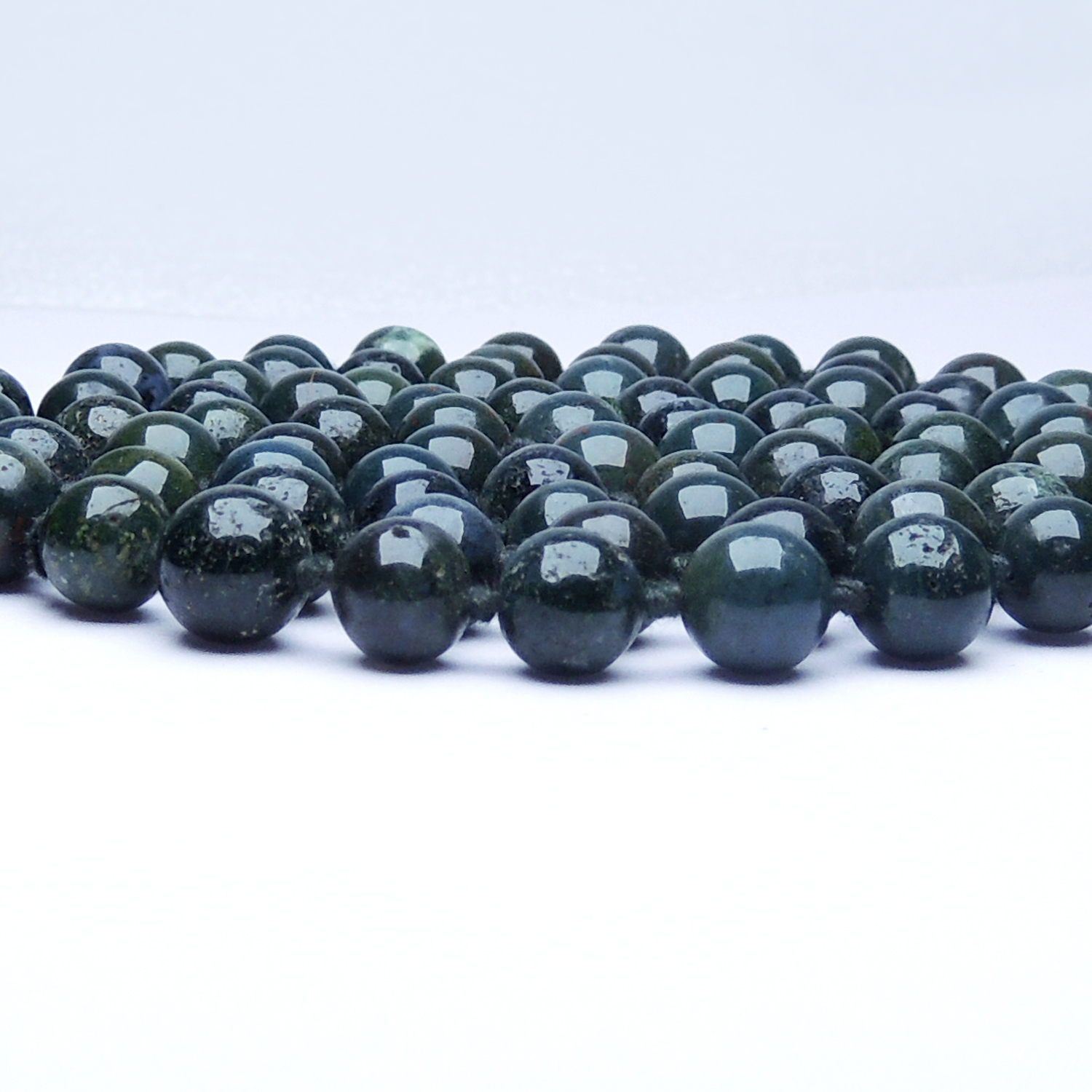 Natural Stone Bloodstone (Heliotrope) Necklace Gender: Women