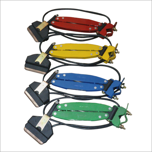 Dsl Busbar System - Aluminum & Copper, Up To 1000a & 600v | Customizable Dimensions, Ip65 Insulation, Touch Proof Design